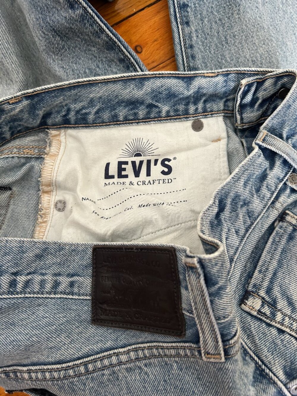 Levi's Black Label Barrel Crop Denim, Size 29, 100% Organic Cotton - Picture 4 of 9